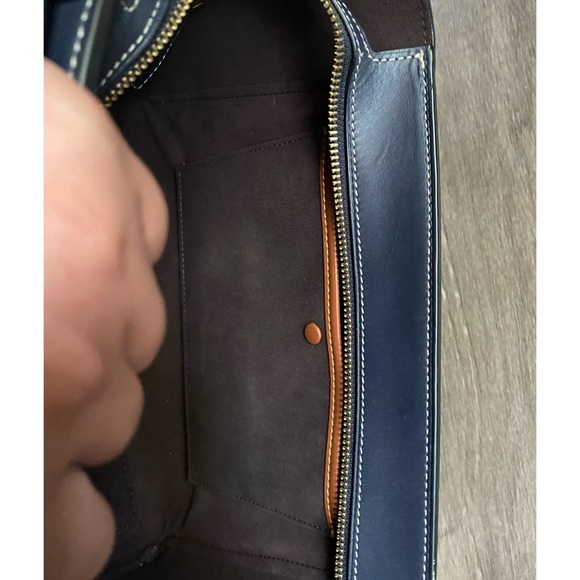 Coach 1941 Courier Carryall 23 Navy NEW Glovetanned - Picture 6 of 8